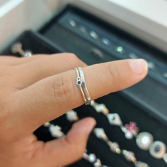 Anillo Tipo Olita con Piedrita. en internet