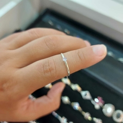 Anillo Fino con Piedra. en internet