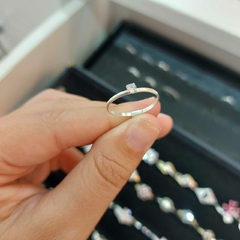 Anillo Fino con Piedra. - comprar online