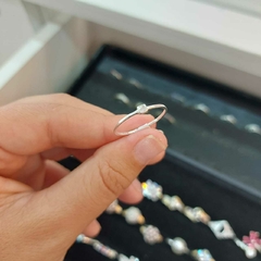 Anillo Cuadradito con Piedra Blanca. - comprar online