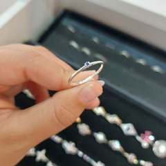 Anillo Fino con Piedrita Azul. - comprar online