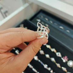 Anillo Nudo de Bruja. - comprar online