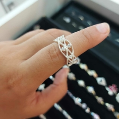Anillo con Infinitos y Brillo.