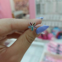 Aros Pasantes Flor con Piedritas. - comprar online