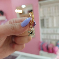 Argollitas con Colgante Flor. - comprar online