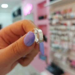 Argollitas Anchas con Detalles. - comprar online