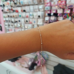 Pulsera Colita de Ratón con Pelotitas.