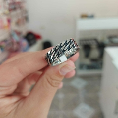 Anillo de Hombre con Detalles. - comprar online