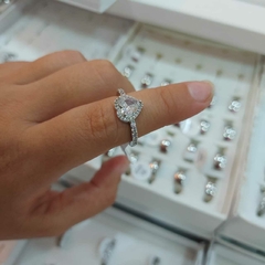 Anillo con Piedra Corazón.