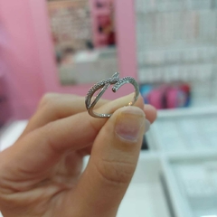 Anillo con Piedritas. - comprar online