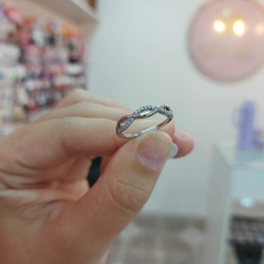 Anillo Infinito con Piedritas. - comprar online