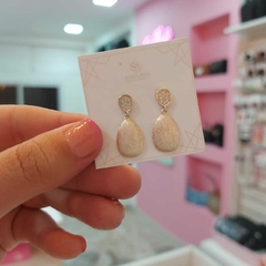 Aros Pasantes con Colgantes y Brillitos.
