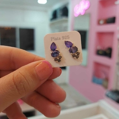 Aros Pasantes con Piedras Violetas Encastradas.