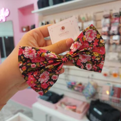 Moño Grande con Flores.