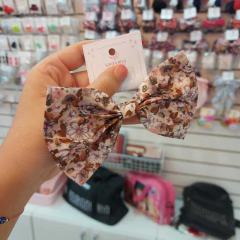 Moño Grande con Flores. - comprar online