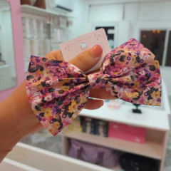 Moño Grande con Flores. - Santa Rita Joyas y Accesorios