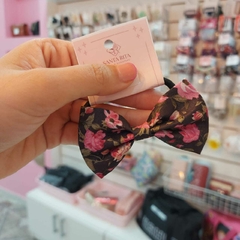 Moño Floreado Chico. - Santa Rita Joyas y Accesorios