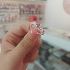 Anillo Corazones con Piedras Blancas, Rosadas y Fucsias. en internet