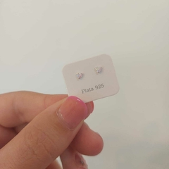 Aros Pasantes Corazón Chico con Piedra Tornasolada.