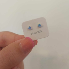 Aros Pasantes Corazón Mediano con Piedra Tornasolada.