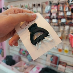 Broche Semi Chico Brilloso. en internet