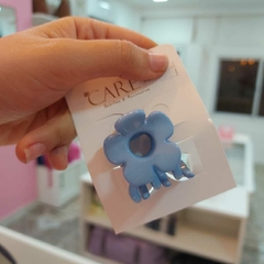 Broche Flor Chico Brilloso. en internet