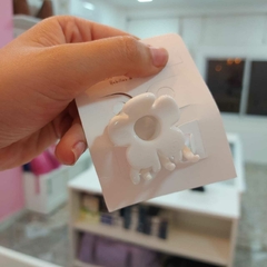 Broche Flor Chico Brilloso.
