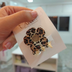 Broche Flor Tipo Animal Print Chico. - comprar online