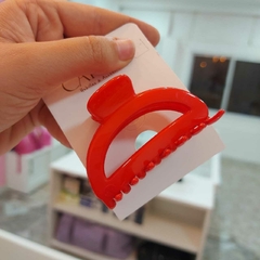 Broche Liso Brilloso. en internet