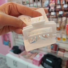 Broche en Forma de Rectangulito. en internet
