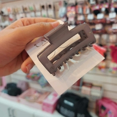 Broche en Forma de Rectangulito. - Santa Rita Joyas y Accesorios