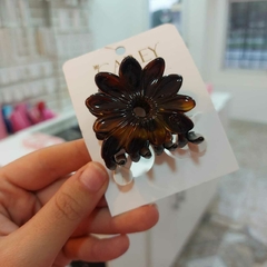 Broche Flor Marrón.