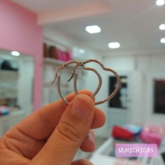 Argollitas Lisas en Forma de Corazón. en internet