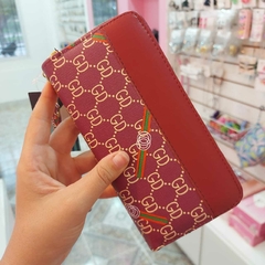 Billetera de Dama Bordo y Violeta con Cierre y Detalles.