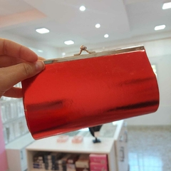 Cartera Roja Sobre de Vestir.