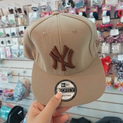 Gorra de Hombre Reforzada y Bordada. - comprar online