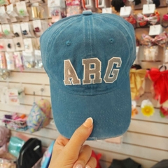 Gorra Hombre Bordada "ARG" Celeste. - comprar online
