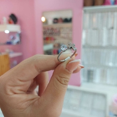 Anillo Semi Abierto Cruz y Piedrita. - comprar online