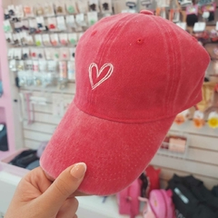 Gorra de Dama Bordada con Corazón. en internet