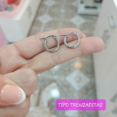 Argollitas Chicas con Detalles. en internet
