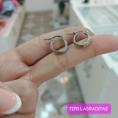 Argollitas Chicas con Detalles.