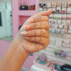 Cadena Fina con Eslabones Cuadraditos.