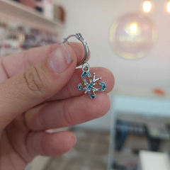 Argollitas con Colgante Mariposa. - Santa Rita Joyas y Accesorios