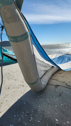 Imagem do Kite Seminovo Eleveight RS 2022 9m + Barra Seminova Eleveight