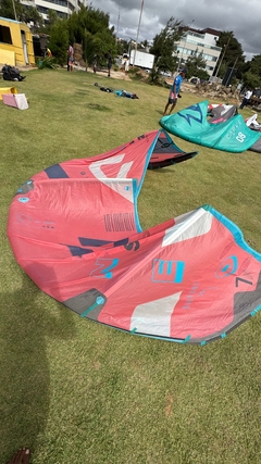 Kite Seminovo Duotone Neo SLS 2022 7m + Barra Seminova Duotone Trust 2022 - loja online