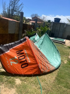 Kite Seminovo Cabrinha Moto 2022 12m + Barra Seminova Cabrinha