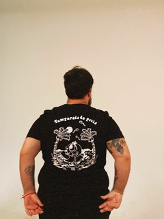 Camiseta T-shirt - Temporada de Praia | Preta | ÚLTIMA UNIDADE - comprar online