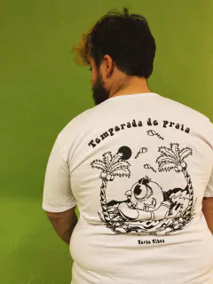 Camiseta T-shirt - Temporada de Praia | Branca | ÚLTIMAS UNIDADES - comprar online