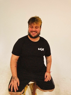 Camiseta T-shirt - Temporada de Praia | Preta | ÚLTIMA UNIDADE