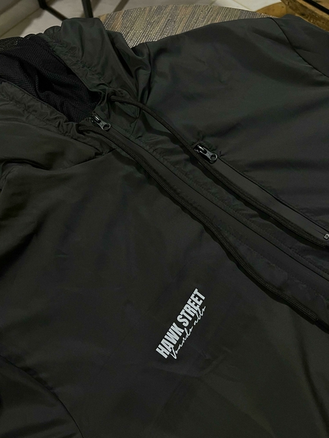 Corta Vento Hawk Voando Alto | Preto - comprar online